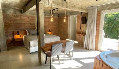 Deluxe Suite, 1 King Bed, Balcony, Garden View