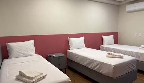 Studio, 3 Twin Beds