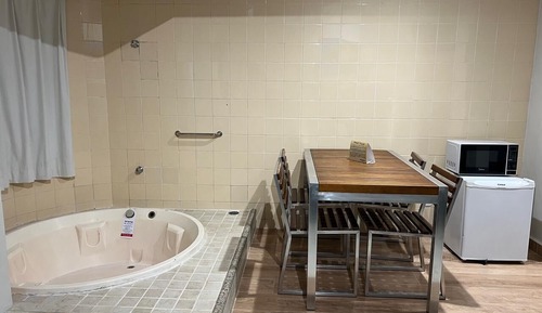 Luxury Studio, Multiple Beds, Private Bathroom, Pool View
