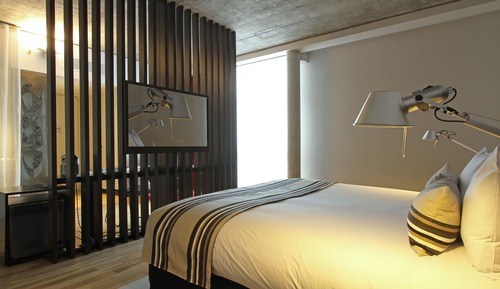 Room, 1 Queen Bed, Balcony, Corner