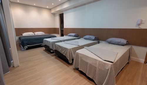 Basic Room, Multiple Beds, Private Bathroom