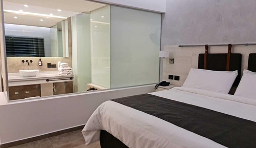 Double Room (302)
