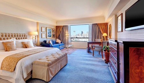 Grand Room, 1 King Bed, River View