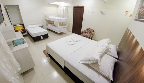 Room (Quintuple)