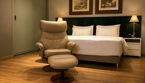 Superior room with king bed and optional sofa bed