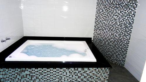 Studio with Spa Bath