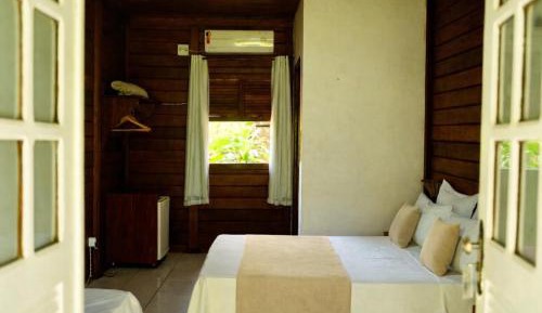 Bungalow with Garden View