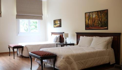 Queen Room with Garden View