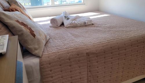 Deluxe One-Bedroom Apartment with Ocean View