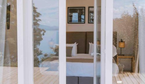 Suite with Lake View