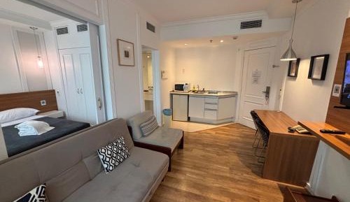 Superior King Suite