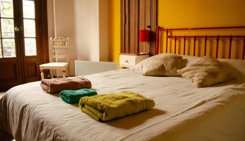 Standard Double Room with Shared Bathroom