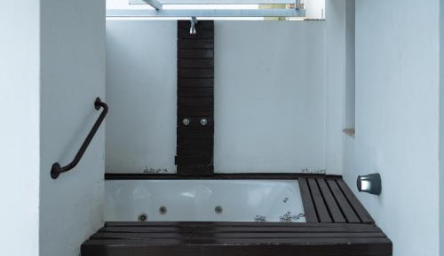 King Suite with Spa Bath