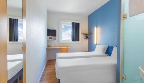 Standard Apartment with Twin Beds