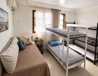 Bed in 6-Bed Mixed Dormitory Room