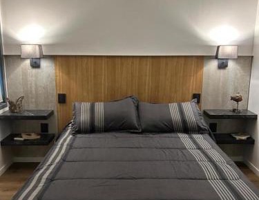 One-Bedroom Deluxe Apartment