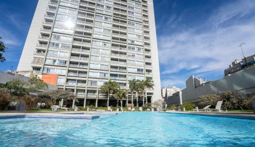 One-Bedroom Apartment with Pool View