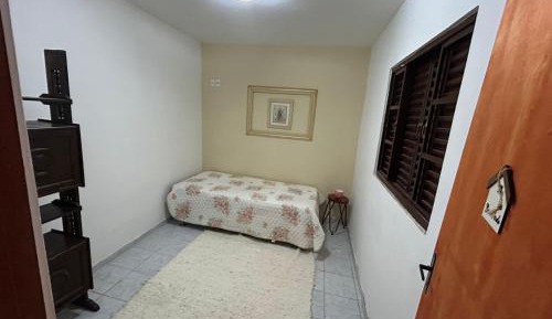 Single Room with Shared Bathroom