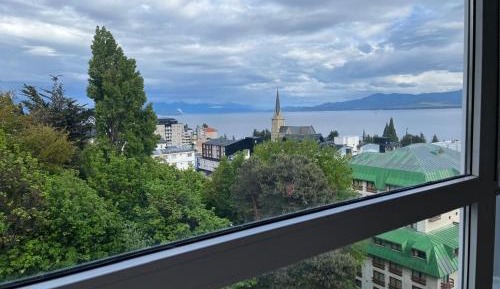 Apartment with Lake View