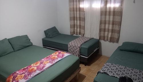 Quadruple Room with Private Bathroom