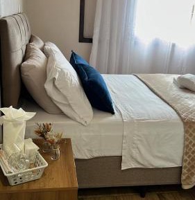 Deluxe Double Room (2 Adults + 1 Child)