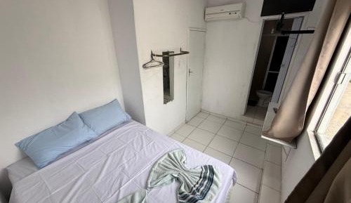 Single Room with Private Bathroom