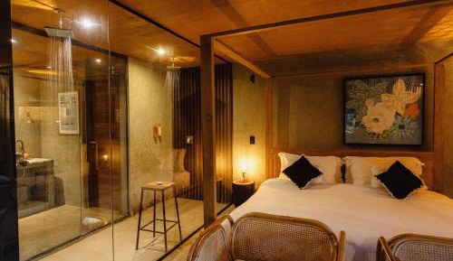 Suite with Garden View