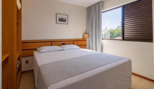 Deluxe Queen Suite