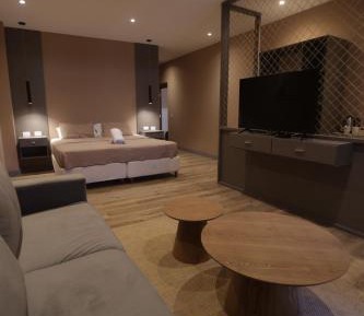 Suite with River View