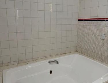 Deluxe Suite with Spa Bath