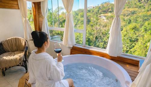 Suite with Hot Tub