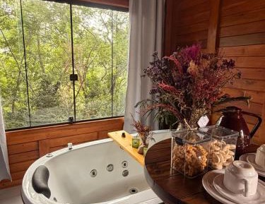 Queen Suite with Spa Bath