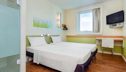 Functional rooms with 2 twin beds