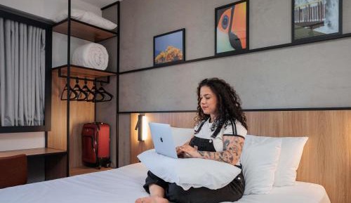 Modern Apartment with One Double Bed