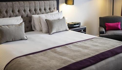 Superior Room with One King Bed or Twin Beds