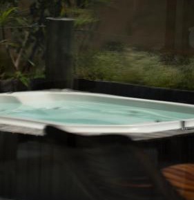 Deluxe Suite with Spa Bath