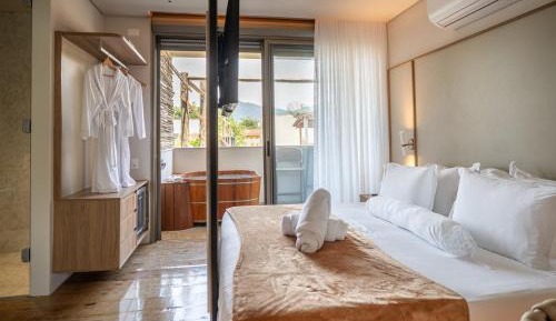 Deluxe Junior Suite