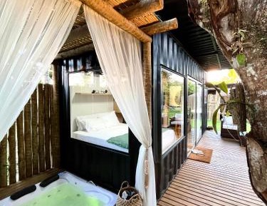 Studio with Spa Bath