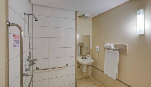 Queen Room - Disability Access