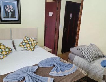 Deluxe Double Room (2 Adults + 1 Child)