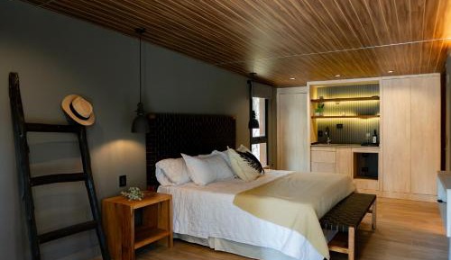 Suite with Garden View