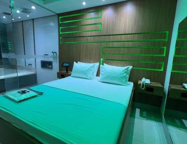 Deluxe Suite with Spa Bath