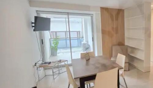 Studio Apartment with One Double Bed