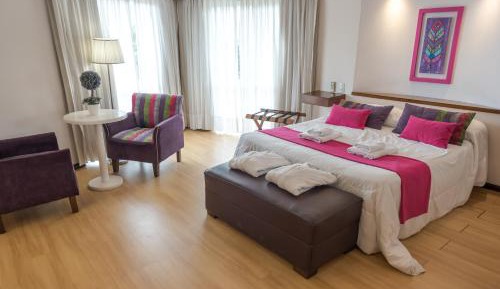 Suite with Mountain View