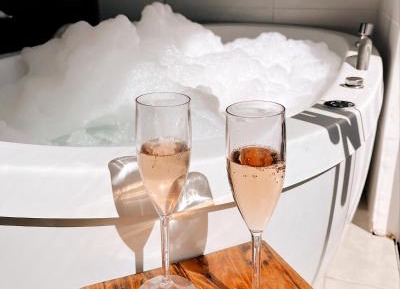 Suite with Hot Tub