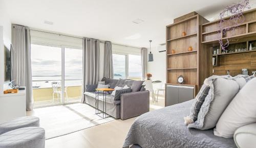 One-Bedroom Apartment with Sea View
