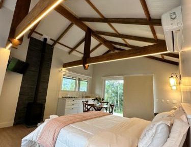 Deluxe Suite with Spa Bath