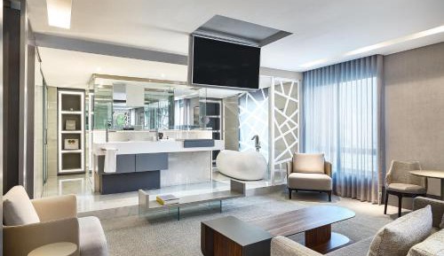 Emerald King Suite