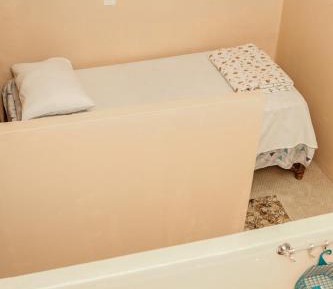Single Bed in Male Dormitory Room with Shared Bathroom