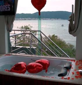 Deluxe Suite with Sea View